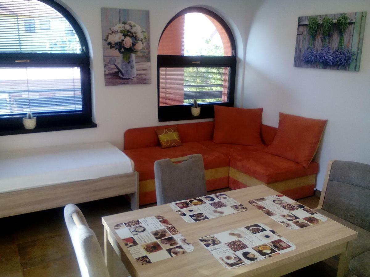 Oaza Apartment Vacenovice Ngoại thất bức ảnh